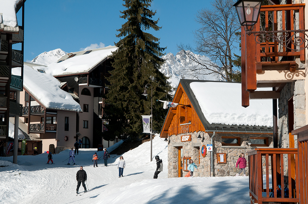 Oz-en-Oisans, la station familiale qui voit le ski en grand